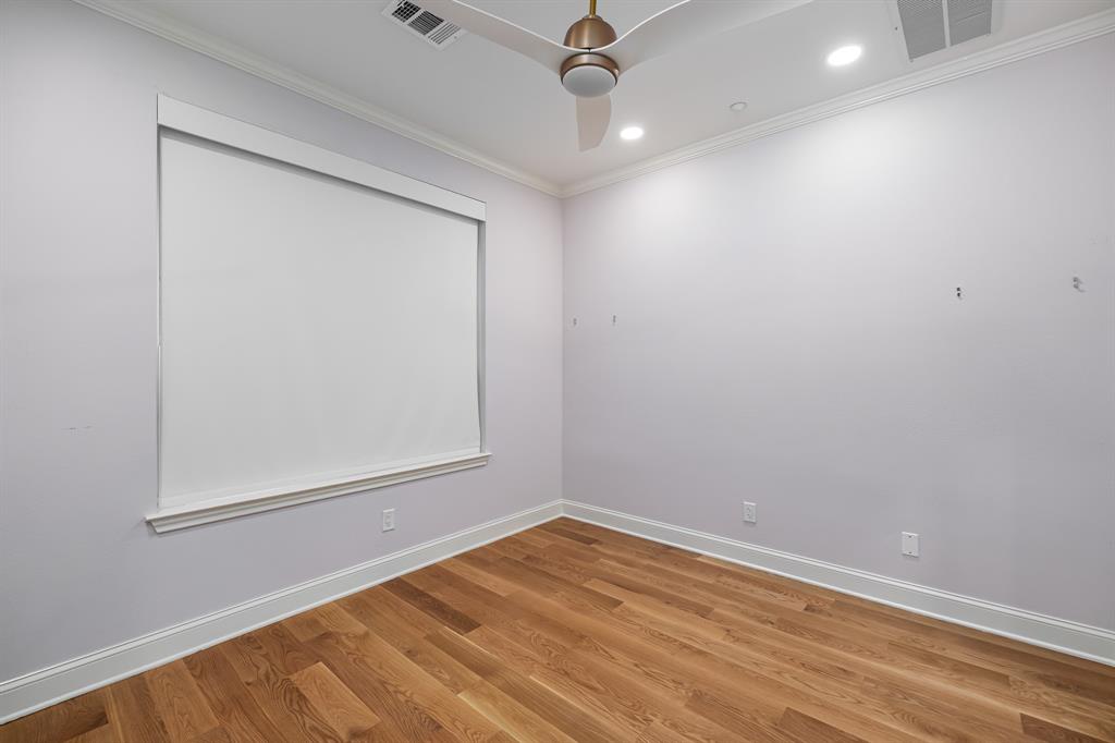 4411 Mckinney Avenue 27