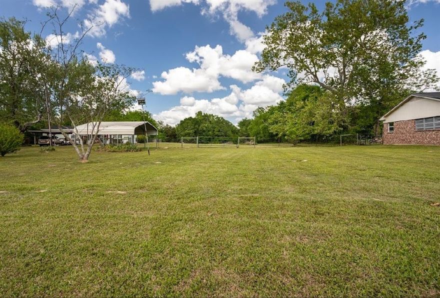 Endless Possibilities on FM 279! Approx. 1.5 acres (pending final survey), this unimproved lot offers a blank canvas with no known restrictions—ideal for a variety of uses. Conveniently located on FM 279, the property provides easy access while still offering a peaceful, country setting.