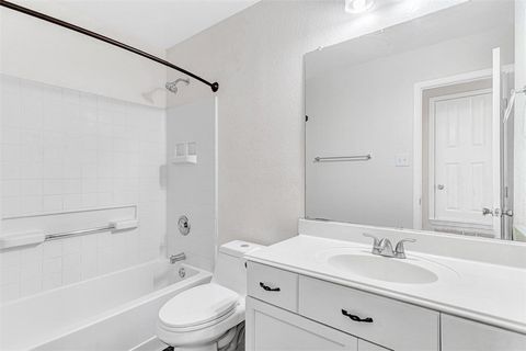 Tiny photo for 11856 Porcupine Drive, Fort Worth, TX 76244 (MLS # 21138473)