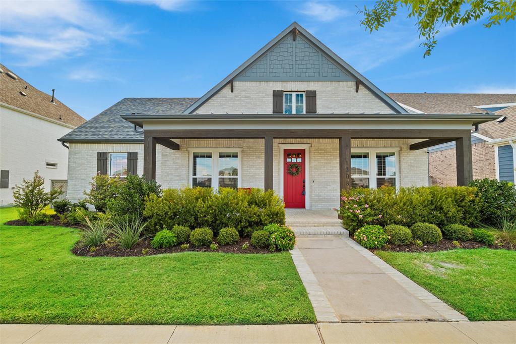 1208 S Pecan Parkway