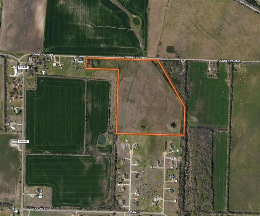 34+ Acres ready for development or a large estate. Conceptual plans for a single-family 50' subdivision or 1 acre estate lots are available. City of Trenton is open to a development with developer incentives. Many developmental studies have been completed. Selling as raw land. Located approx. between downtown and the High School.