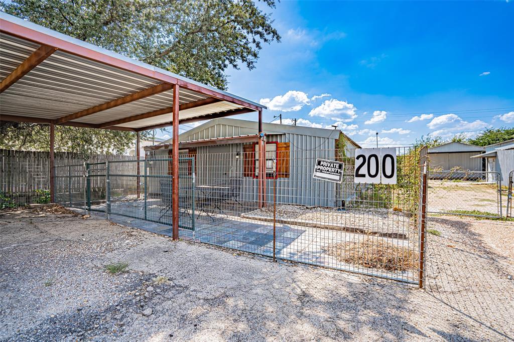200 Daisy Drive