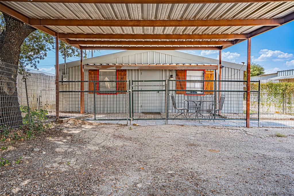200 Daisy Drive