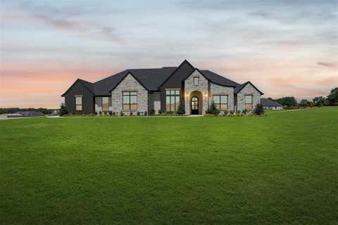 Photo of 4000 Estancia Court, Weatherford, TX 76088 (MLS # 21325434)