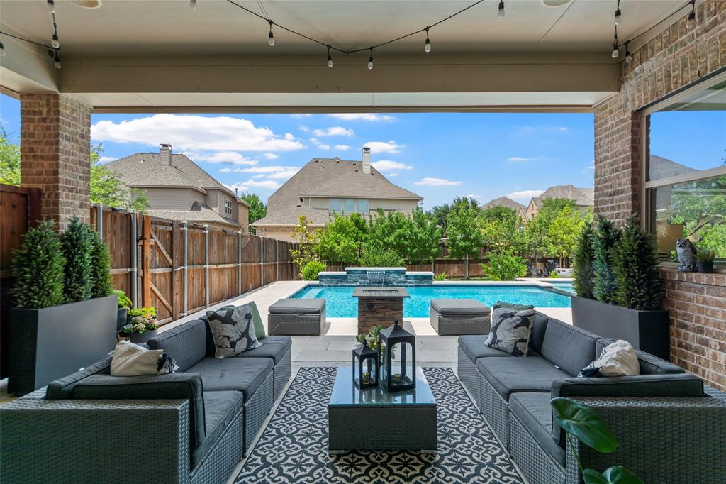 856 Fountain View Court