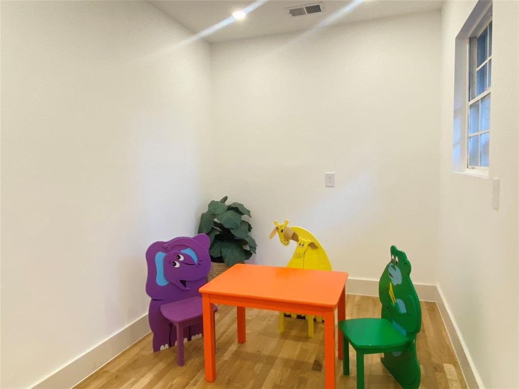 Luna Park Estates - Residential Lease