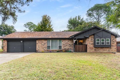 1613 Janice Lane Fort Worth TX 76112