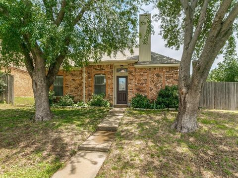 Single Family Residence in Carrollton TX 4306 Harvest Hill Road.jpg
