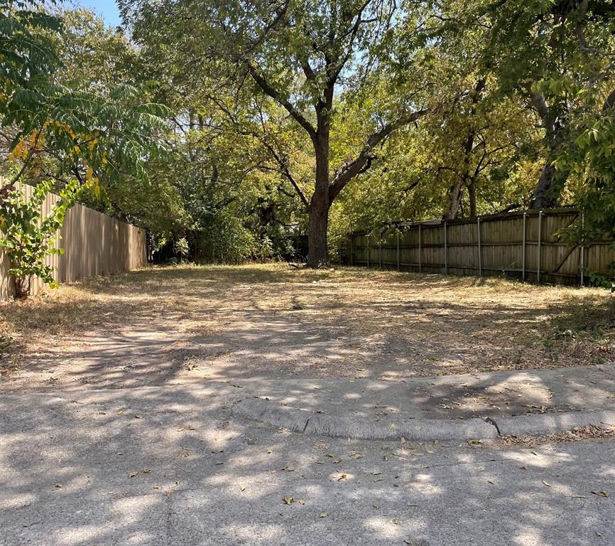 Photo of 4408 Helen Street, Dallas, TX 75223 (MLS # 21385556)