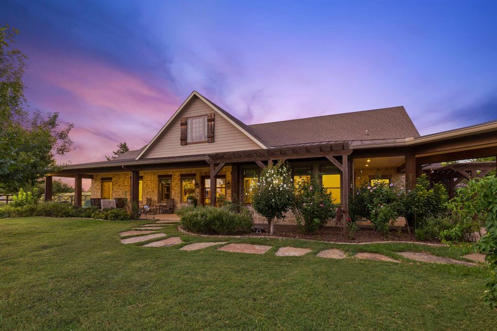 122 Lovers Leap Lane