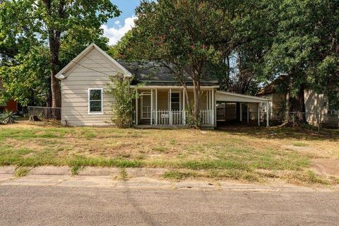 1716 Maple Avenue Paris TX 75460