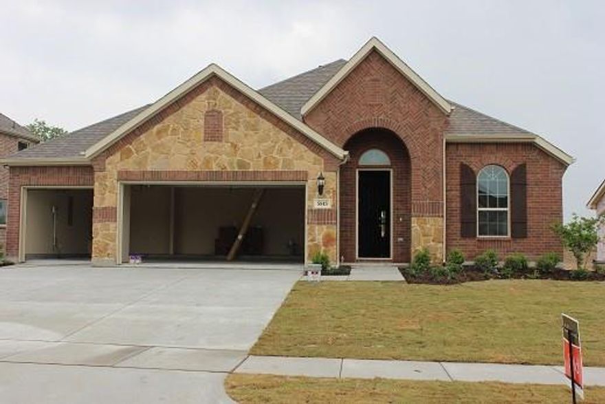 Beautiful 1 story on a large premium lot in the highly coveted Robinson Ridge. Prosper ISD with on-site elementary school and the new city park in the community is within walking distance. 3 bedrooms and 1 office (can also be the 4th bedroom). Open kitchen with breakfast area, separate dining room and spacious family room. Granite counter tops in kitchen and bathrooms! Tile at entry and all wet areas, wood in family room, office, and dining room. High ceilings throughout! 3 car oversized garage! Community features trails, pool, play ground, green belts, parks and much more! No smoking, pet restrictions on weight and breed. $500 pet deposit for 1 pet, $750 for 2 pets. Max 2. Non refundable application fee $65 per adult. Information is deemed reliable but not guaranteed, tenant or their agent to verify room dimensions and schools.