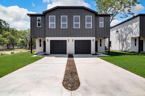 301 Eastland Street Cleburne TX 76031