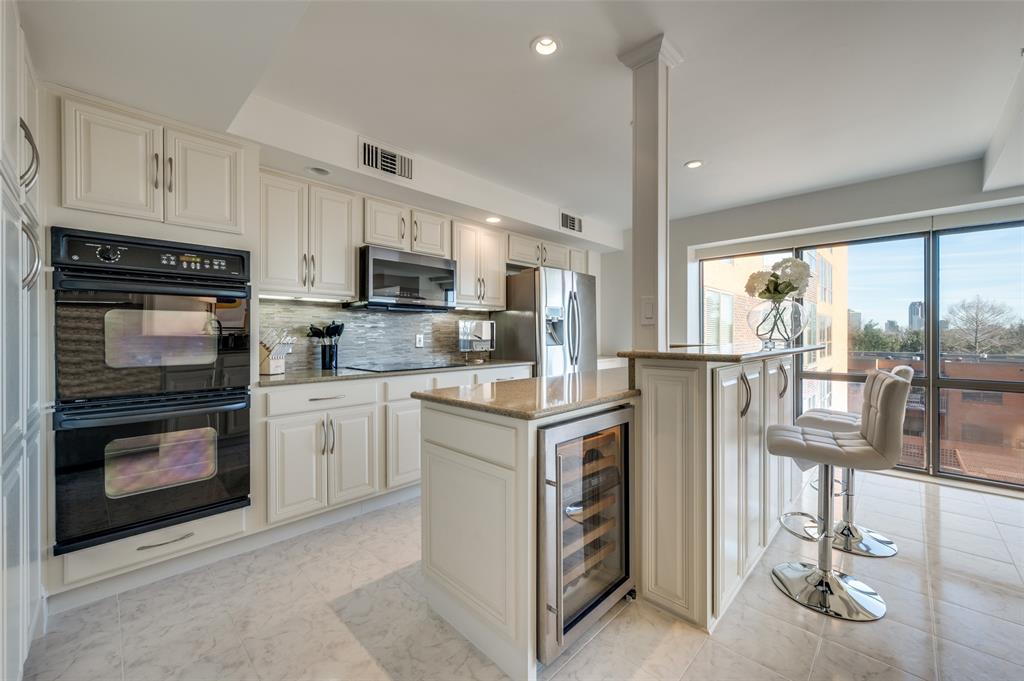 Crestpark Highland Park Condo - Residential