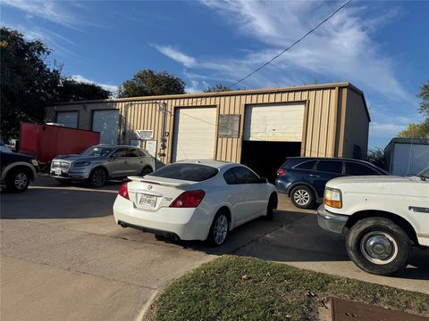 305 N Grants Lane White Settlement TX 76108