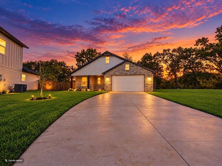 Photo 1 of 34 — 1202 Phoenix Drive, Athens, TX 75751
