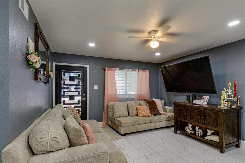 1528 Debbie Drive
