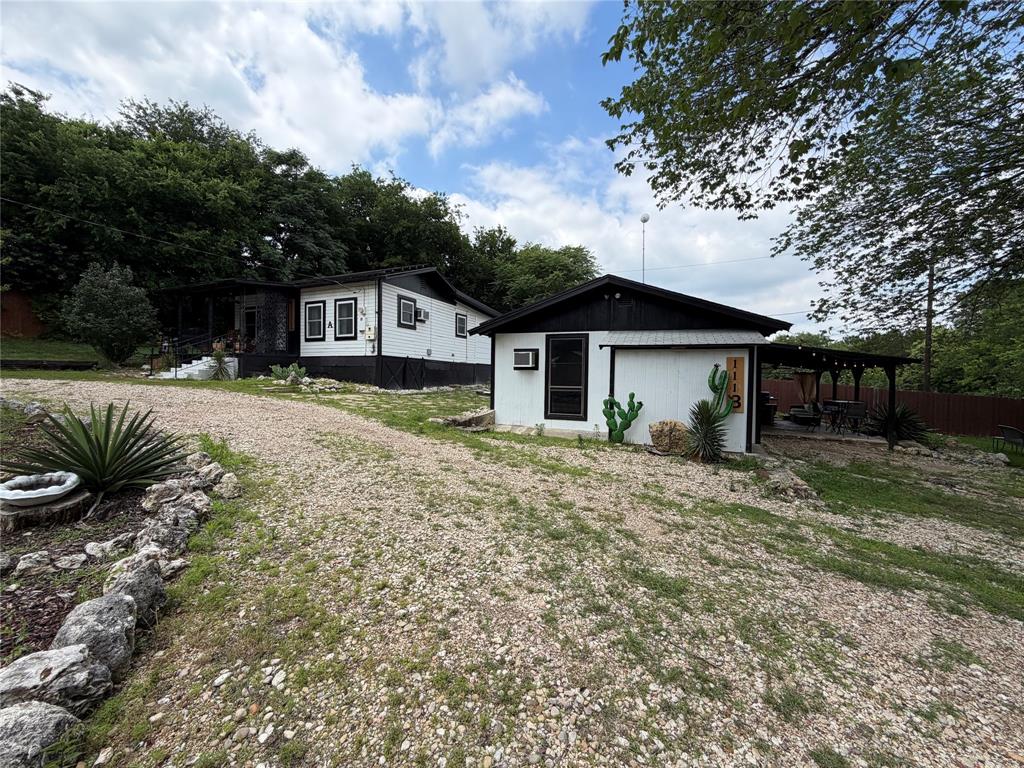 111 Apache Trail
