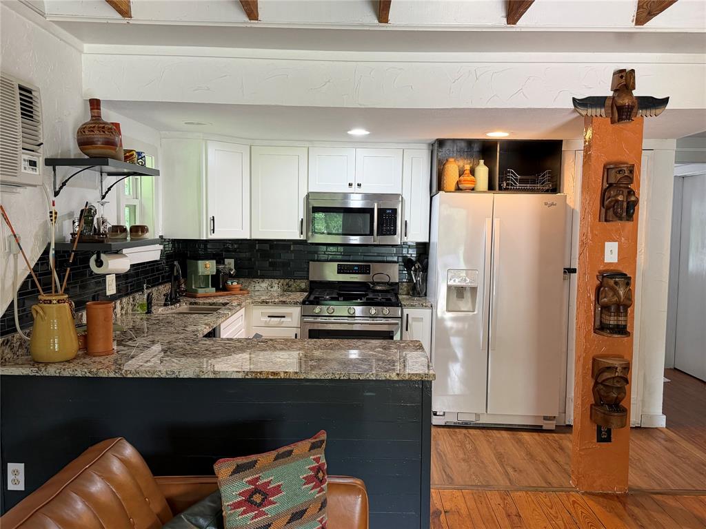 111 Apache Trail
