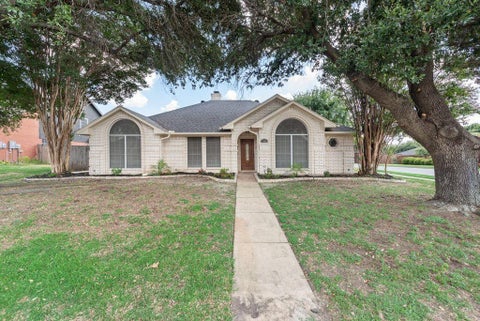Photo of 7400 Chapman Drive, North Richland Hills, TX 76182 (MLS # 21324301)