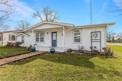 943 Gibbard Avenue Wills Point TX 75169