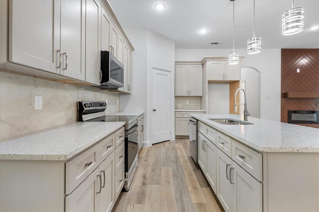 Howard W R Add - Residential