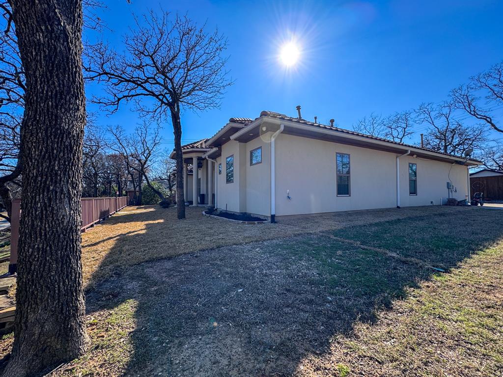 1302 Woodridge Circle