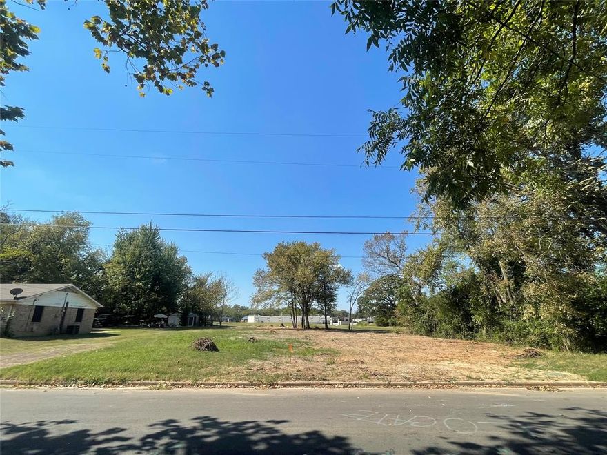 Welcome to a beautiful, oversized lot in the heart of Sulphur Springs that’s ready for your vision. This clean, flat piece of land offers the perfect blank canvas for your dream home. With plenty of space to spread out, you’ll have room for a spacious floor plan.
The lot has already been cleared and prepped, so you can start building right away. Enjoy the quiet surroundings and mature neighborhood feel while still being close to schools, shopping, and downtown conveniences.
Looking for more space or thinking of an investment project? The adjoining lot is also available — giving you even more possibilities for multi-family or an expanded homesite.
Whether you’re a builder, investor, or homeowner ready to bring your dream plans to life, this property delivers opportunity, location, and simplicity all in one.