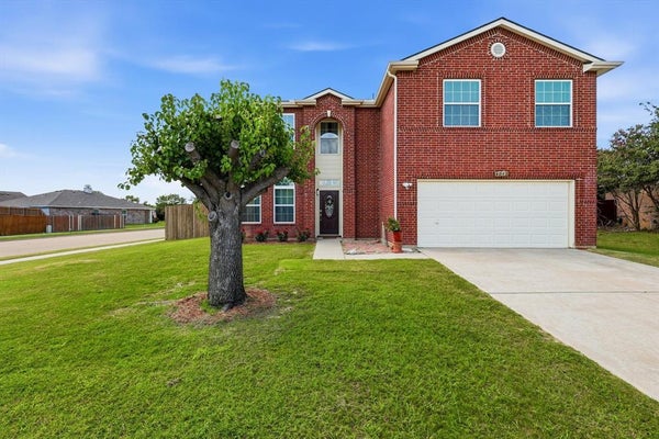 8012 CLEAR RIVER LN, DENTON, TX 76210 - Image d537501622c3fcd3fcdde0d0a05e9077/3346495115