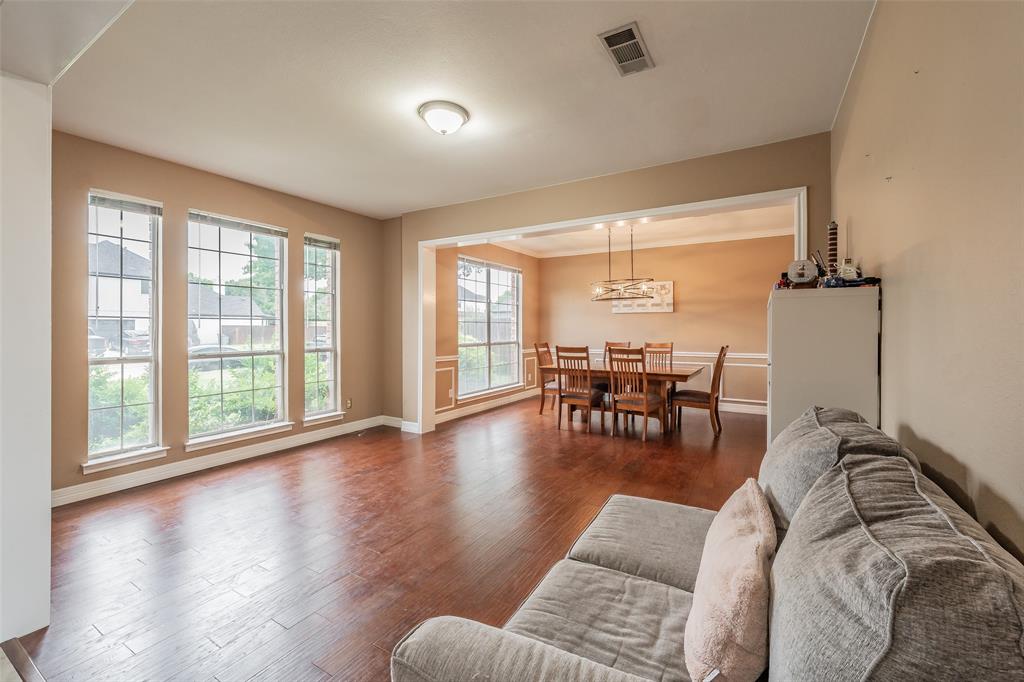 275 Meadowside Drive