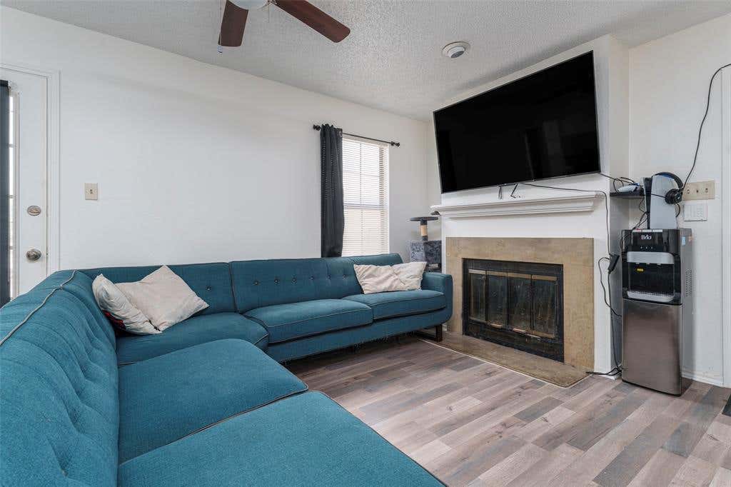 Photo of 1745 Crest Grove Drive, Arlington, TX 76012 (MLS # 21349866)