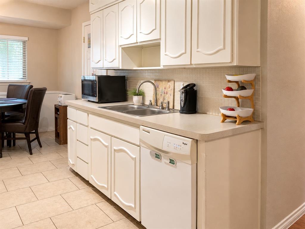 3122 Lark Lane