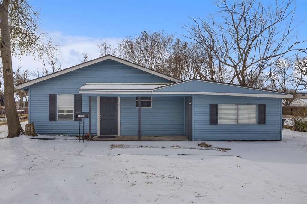 Photo of 130 Westway Drive, Terrell, TX 75160 (MLS # 21157722)