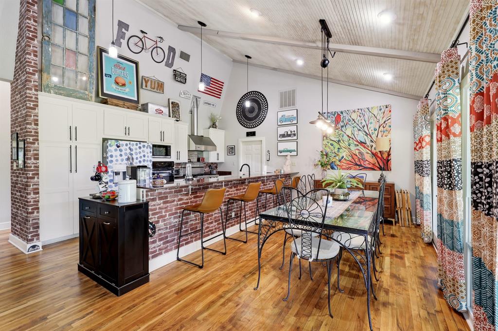 702 Noonday Road