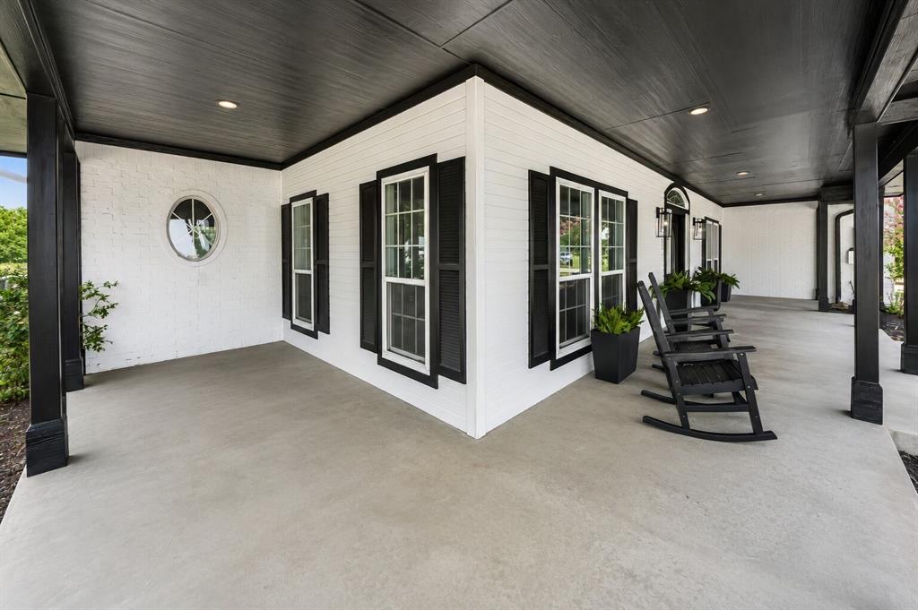 3817 Ganzer Road W