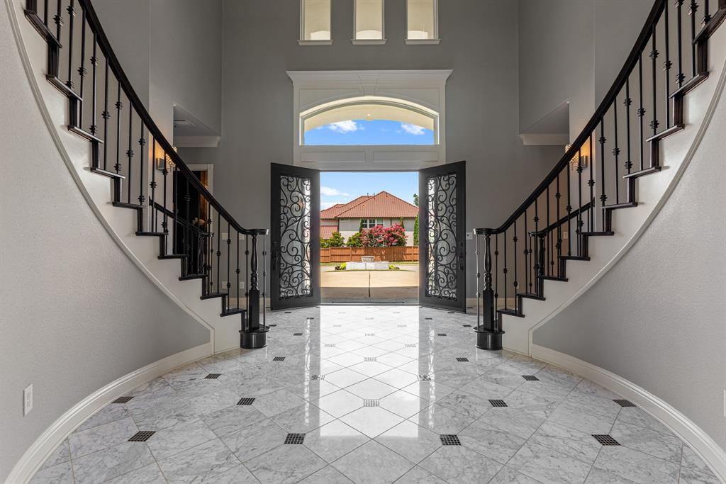 2182 Saxon Way