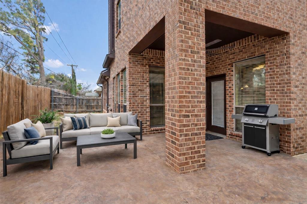 Courtyards The - Residential