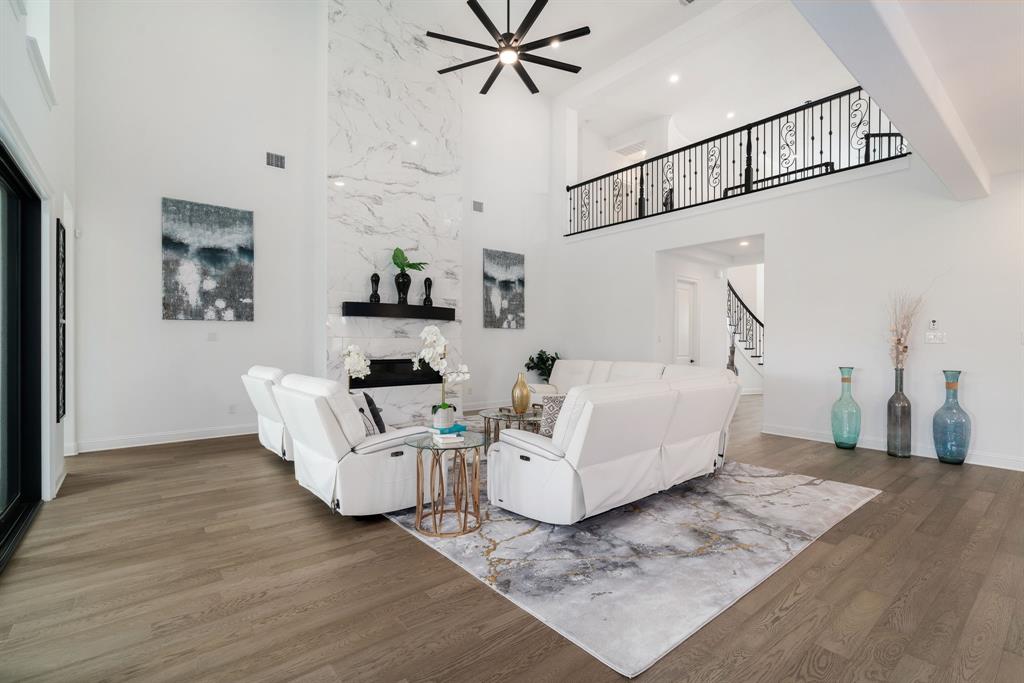 Townlake Ph Four - Residential