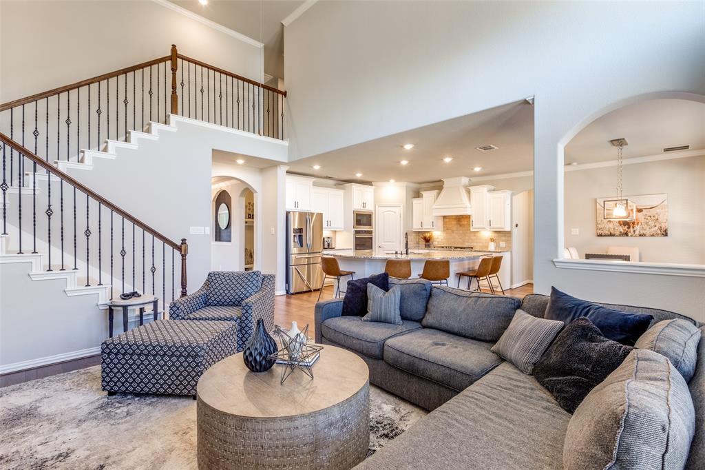 2951 Pine Creek Way