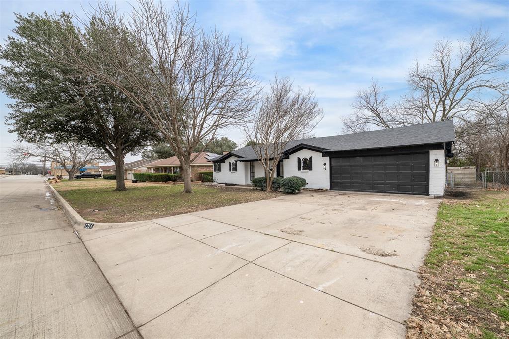 3215 Glenmont Drive