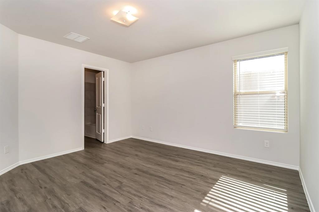 5532 Shore Point Trail
