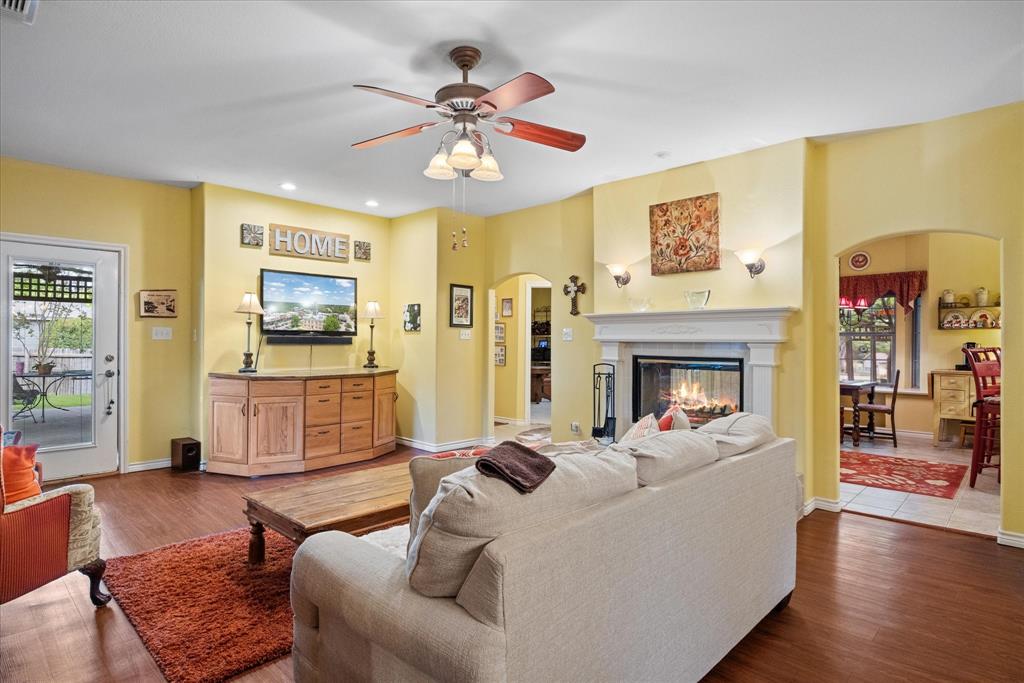 Decordova Bend Estate - Residential