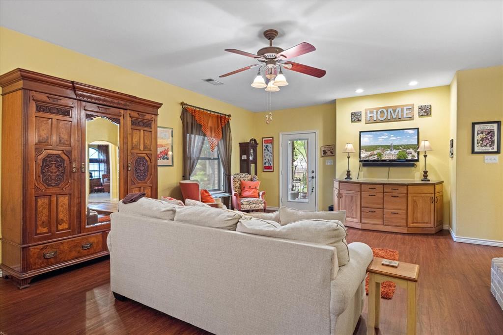 Decordova Bend Estate - Residential