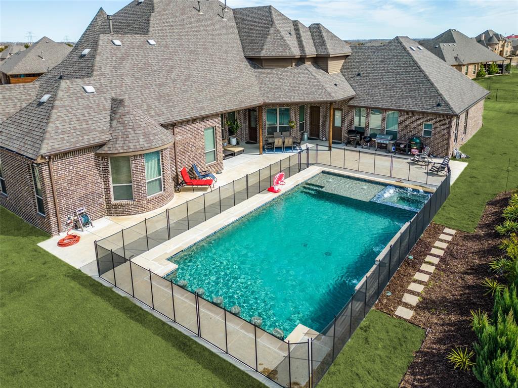 772 Kensington Drive