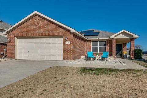728 Falcon Road Saginaw TX 76131