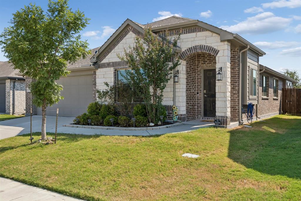 836 Foxtail Bend