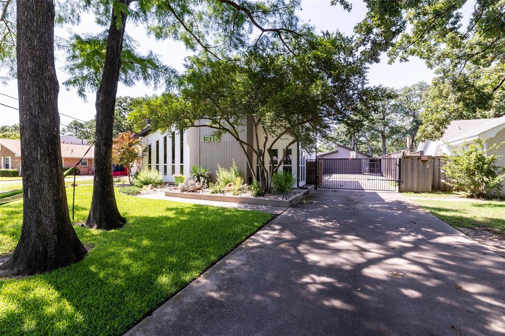 1316 Ridgewood Terrace