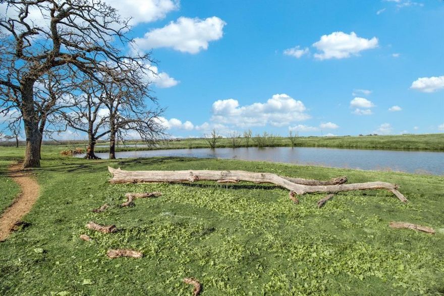 Beautiful raw land with 5 ponds!  133.37 Acres!  Presently used for grazing and fishing!  This flat land has so many opportunities!  See this once-in-a-lifetime opportunity!