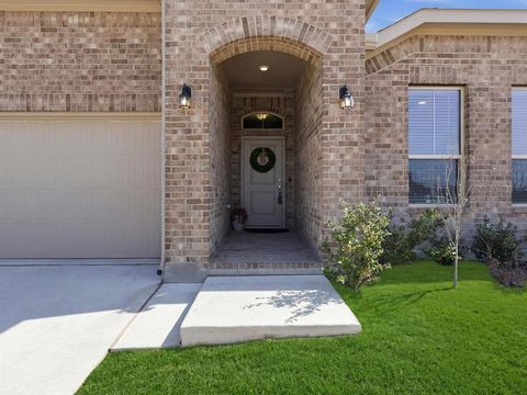 Tiny photo for 16032 Farringdon Way, Fort Worth, TX 76247 (MLS # 21195500)
