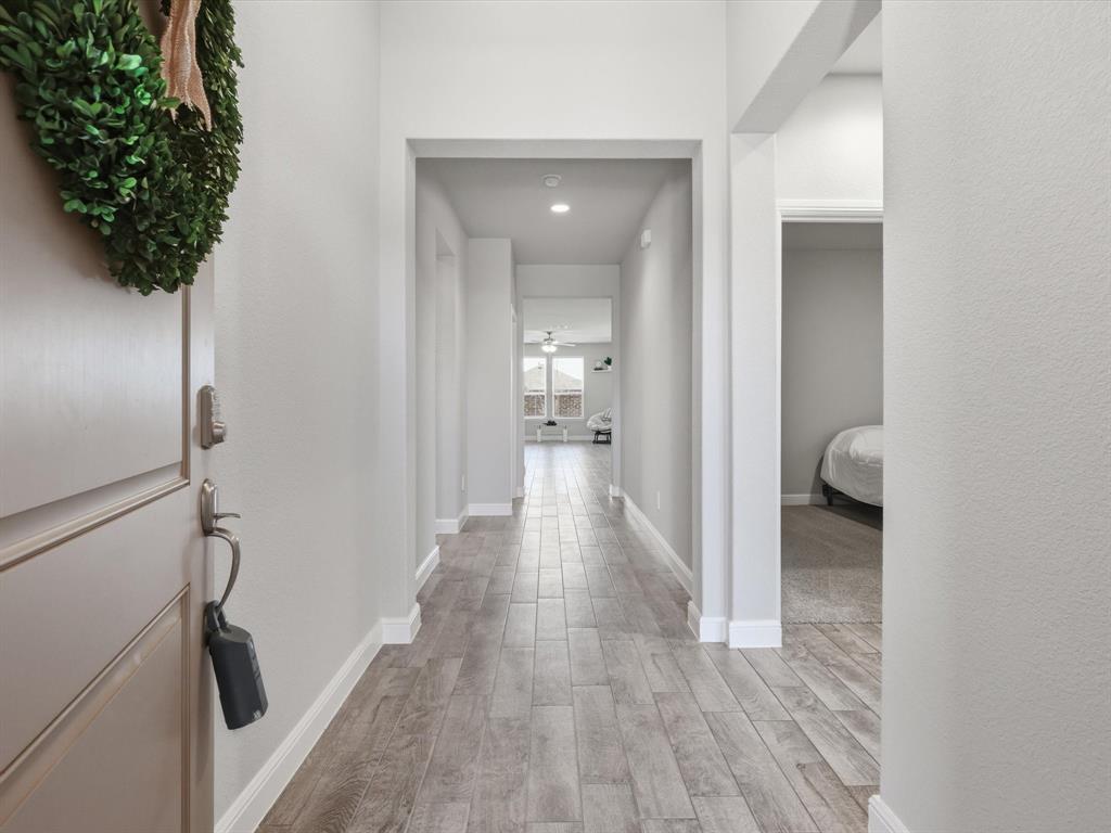 16032 Farringdon Way